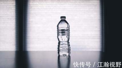 賣水賣到300億？日賺兩千萬的農夫山泉，功能性茶飲料浪潮下的攻防戰